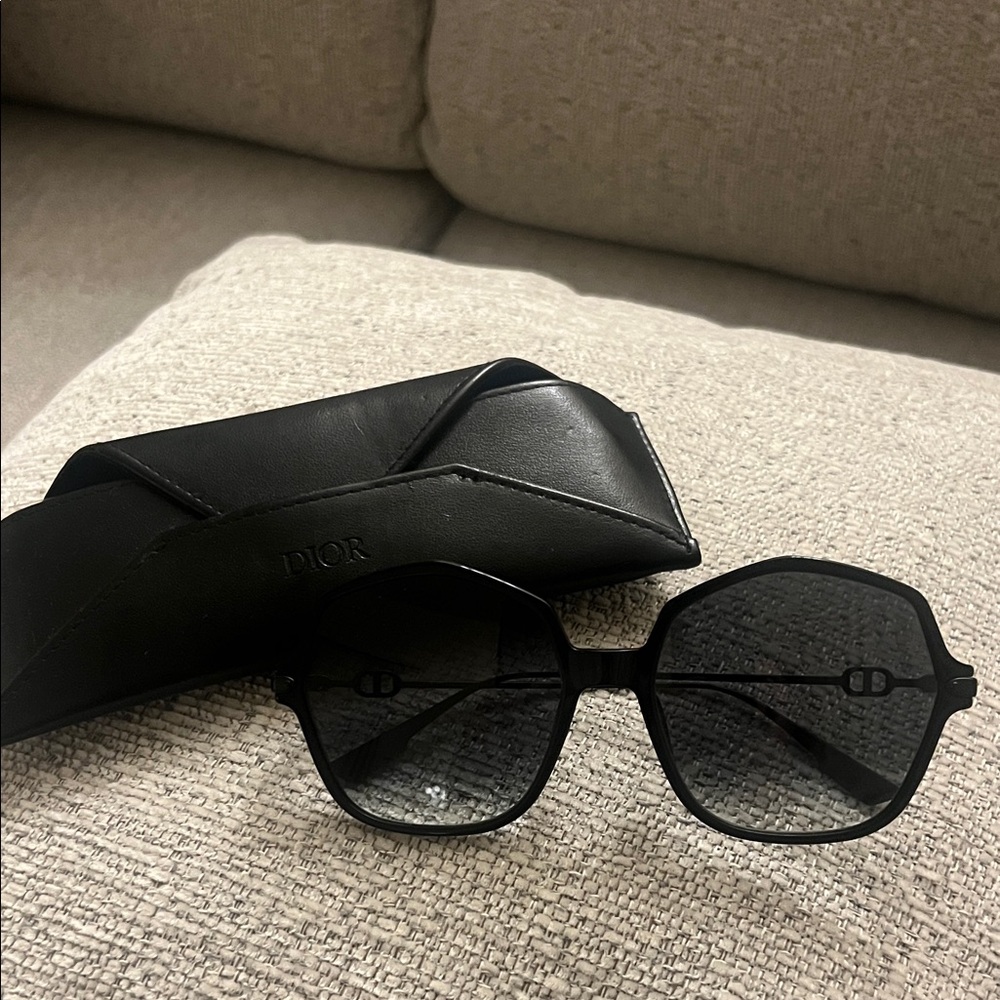 Dior Elegant Black Sunglasses for Women